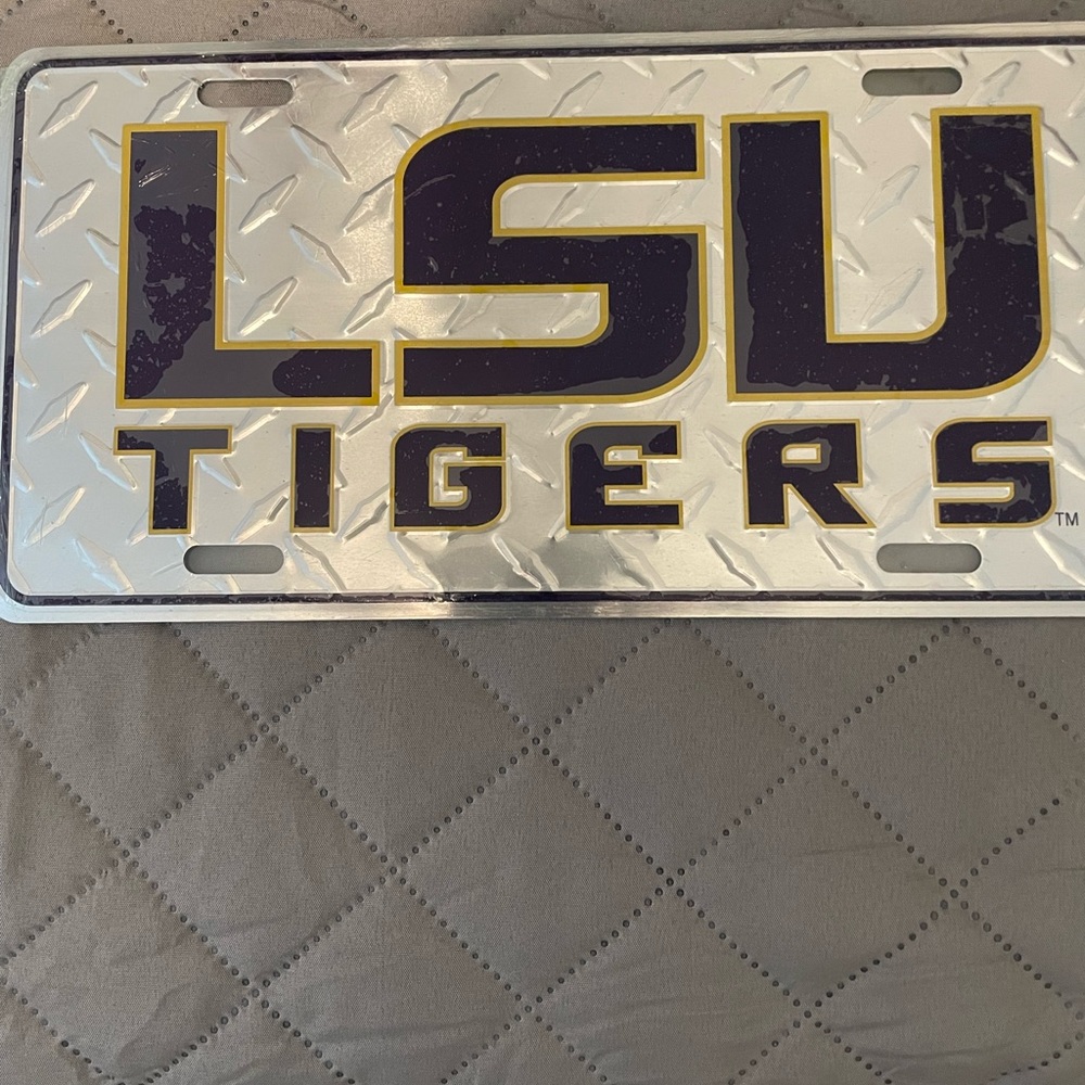 LSU Tigers License Plate Tag. Brand New. Crome Look.  #1049.